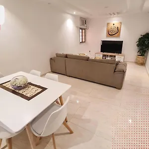 شقة الهاشمية شقة عائلية بإطلالة على برج الساعة, مكة