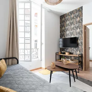  Apartment Les Petits Pavillons Standing 1 4 Pers Clim Vieux-port France